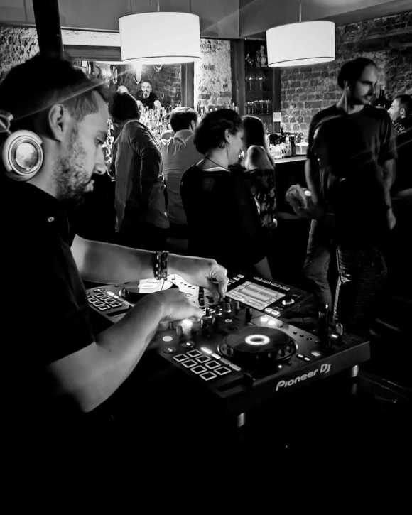 Large_uncropped_0ca4404a