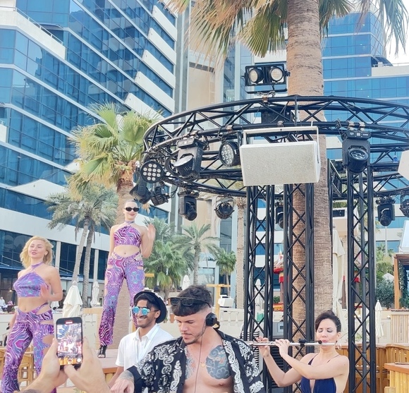 Large_uncropped_f8dce7c4