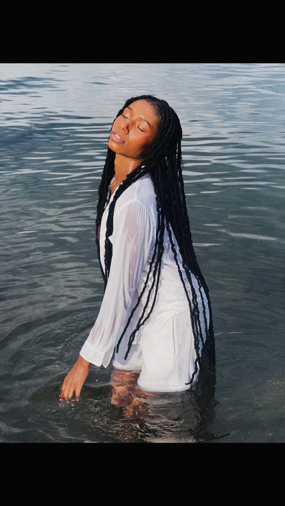 Large_uncropped_93844960