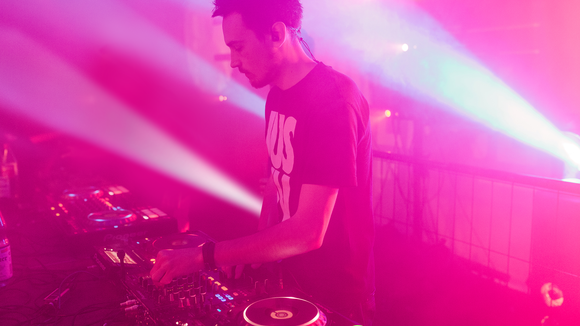 BUGBOX - Dance Music House Progressive House Deep DJ in Kassel