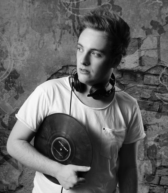 Large_uncropped_dedda7d8