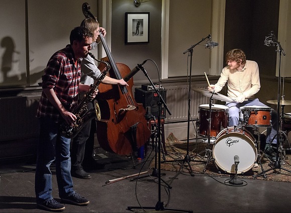 Large_uncropped_2497df9f