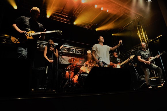 Large_uncropped_a6978443